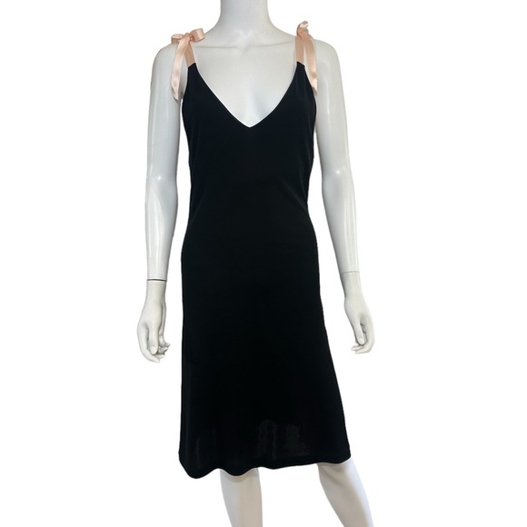 Miguelina | Little Black Dress - Picture 3 of 10